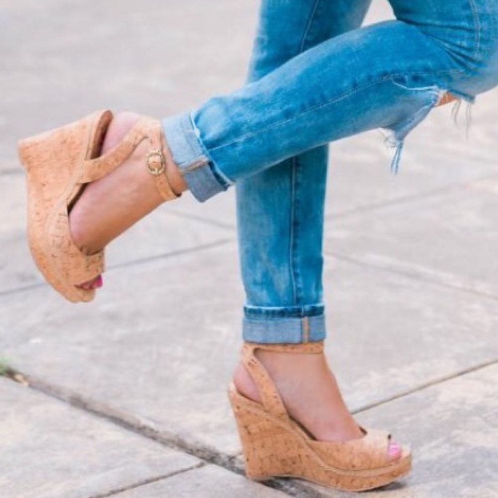 🎉HP🎉 Elaine Turner Kimberly Cork Wedges